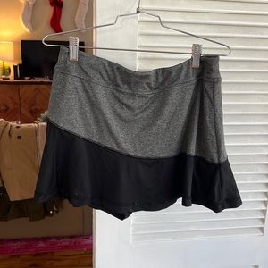 Grand Slam Airflow - Black & Gray Tennis Skort (Size M)